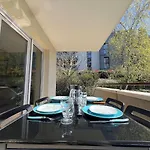 아파트 Sunny 2-room Apartment, Terrace, Garden 안시