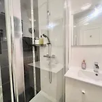 Sunny 2-room Apartment, Terrace, Garden 아파트 *