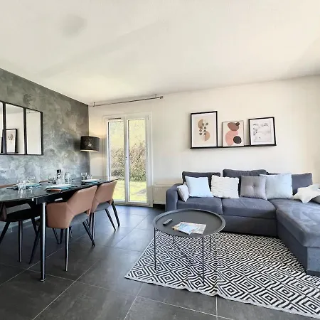 Lejlighed Sunny 2-room Apartment, Terrace, Garden *