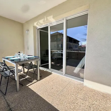 Sunny 2-room Apartment, Terrace, Garden