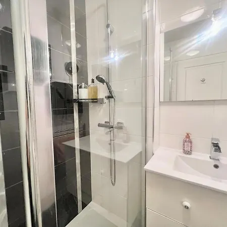 Sunny 2-room Apartment, Terrace, Garden Lejlighed *