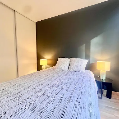 Sunny 2-room Apartment, Terrace, Garden