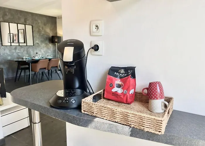 Daire Sunny 2-room Apartment, Terrace, Garden *