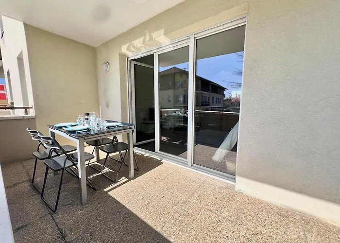 Sunny 2-room Apartment, Terrace, Garden