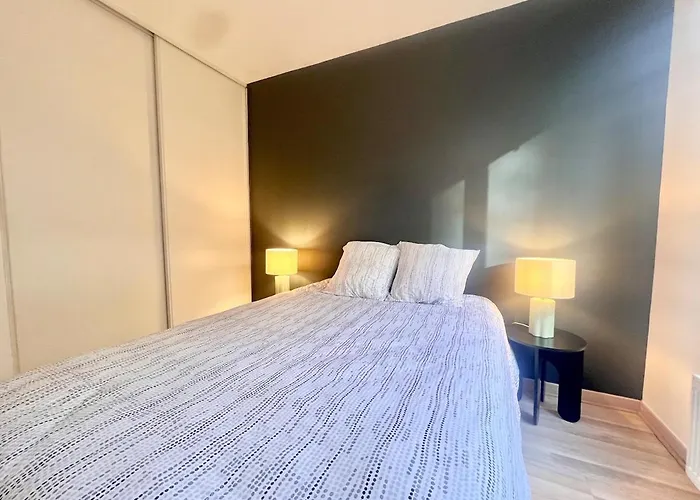 Sunny 2-room Apartment, Terrace, Garden